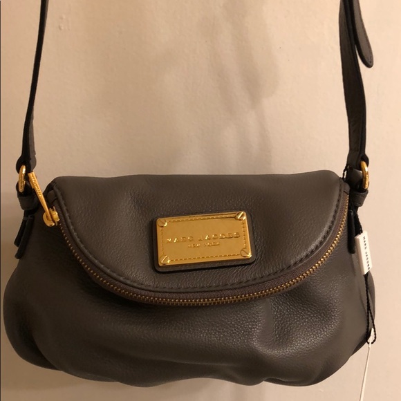 Marc Jacobs Handbags - Marc Jacobs Classic Mini Leather Messenger Bag
